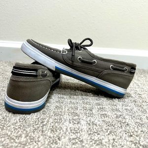 Boys Nautica Deck Shoes Size 2